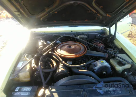 1976 Cadillac Seville z USA, uszkodzony, nr VIN 6S69R6Q462676